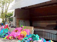 松元サービスの美術品輸送 造形美術品のトラック輸送 4tエアサス ウイング車