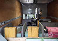 松元サービスの医療機器輸送 エアサス パワーゲート ウイング車