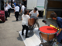 松元サービスの楽器輸送 吹奏楽器 ティンパニ 4tエアサス パワーゲート車